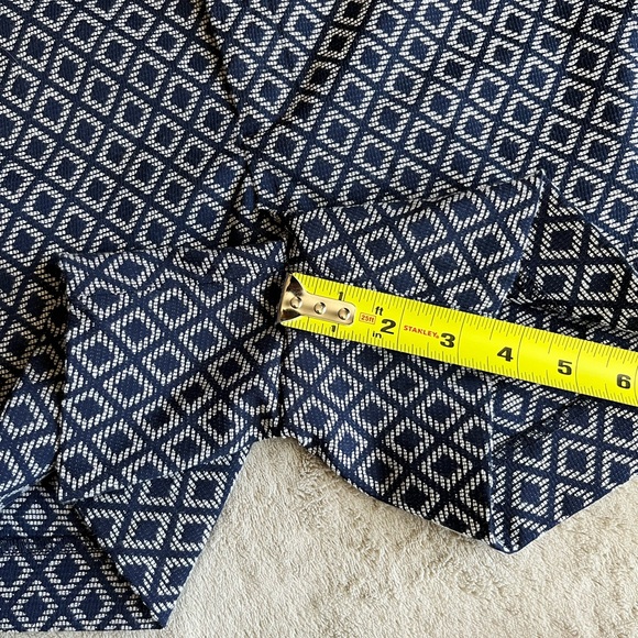 Banana Republic Hampton Fit Shorts - Picture 11 of 11